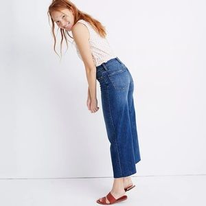 Wide-Leg Crop Jeans